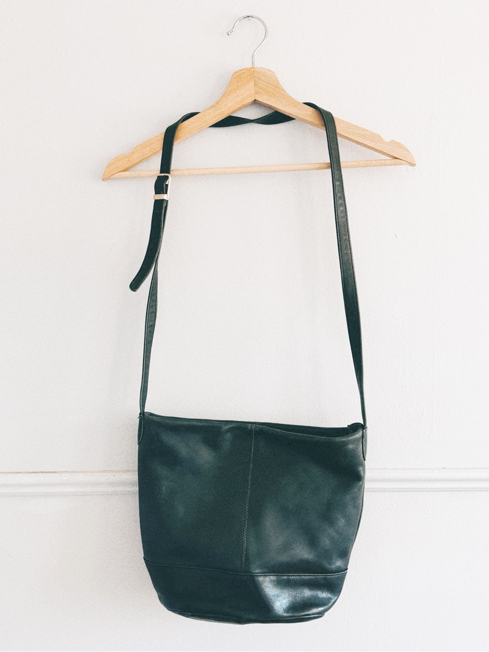 LISA LOREN > Vintage Hobo Bag